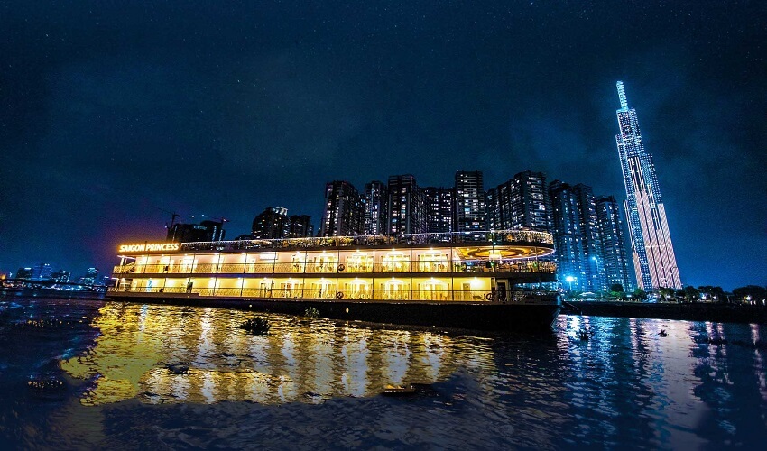 Ne manquer pas le diner poétique à bord d'une croisière