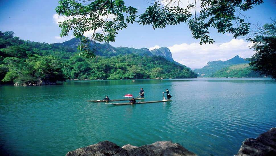 La_balade_en_bateau_sur_le_lac_Ba_Be