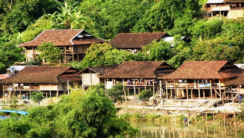 La_maison_sur_pilotis_à_Ba_Be